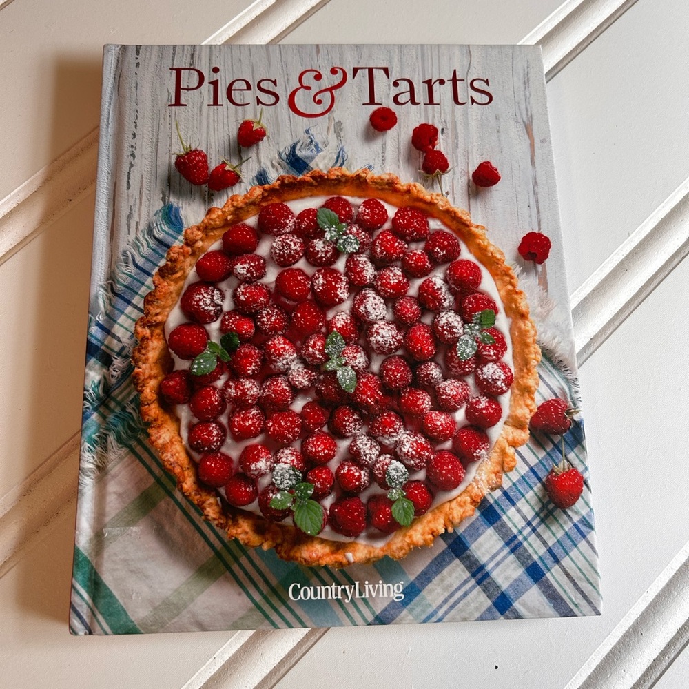Country Living: Pies & Tarts Cookbook 2016 Hardcover Cottagecore Farmhouse Book